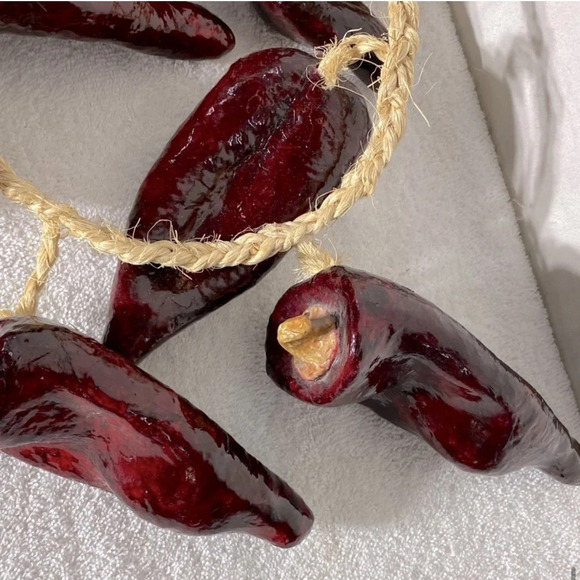 Vintage Decorative Paper Maché Deep Red Peppers On A Braided Rope - Picture 15 of 15